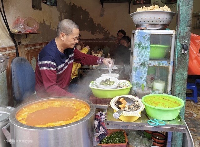 Bát bún riêu 55.000 đồng ngày mùng 2 Tết ảnh 1