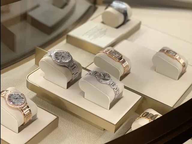 Một ngày làm việc của trợ lý nhà siêu giàu ảnh 3