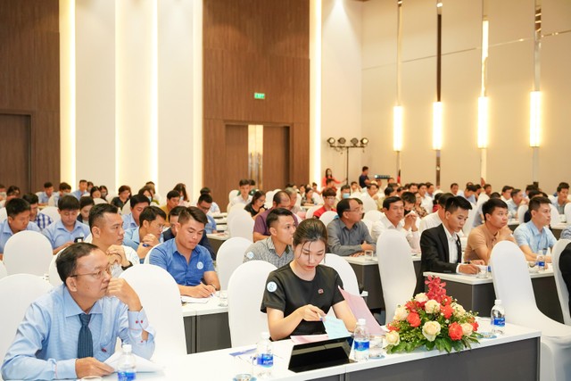 Toàn cảnh ĐHCĐ thường niên năm 2021 của Kl994 game bài casino hấp dẫn DIC. Toàn cảnh ĐHCĐ thường niên năm 2021 của Kl994 game bài casino hấp dẫn DIC.