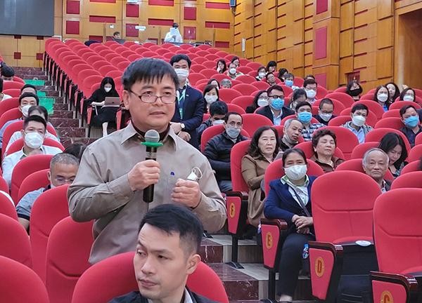 Trang Chủ KL99Com Số 1 Link Đăng Ký KL999 cá nhân - ông Tô Hồng Sơn có ý kiến tại đại hội về chỉ tiêu Kl99 nổ hũ và tăng vốn điều lệ của công ty. Ảnh Thu Lê.