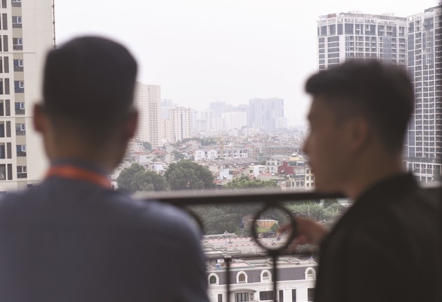 Giá nhà liên tục leo thang khiến việc sở hữu nhà ở ngày càng xa tầm với.