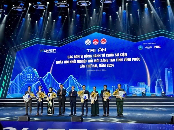 Đại diện lãnh đạo Kl994 game bài casino hấp dẫn FPT và các đại diện đơn vị, Kl991.com World Cup 2026 Chính Thức đồng hành tổ chức sự kiện.