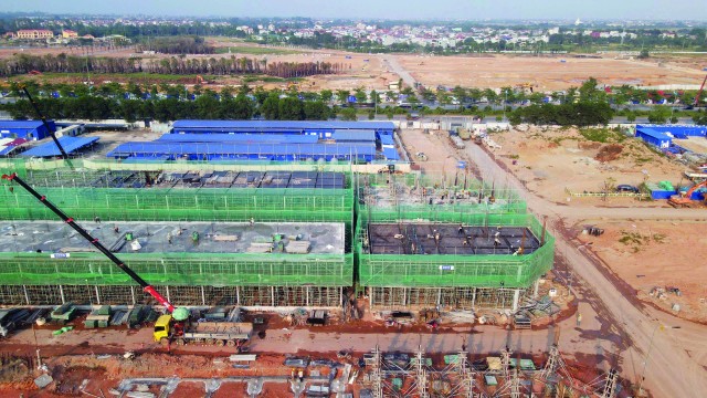 Dự án Vinhomes Cổ Loa đang gấp rút thi công. Ảnh: Dũng Minh. Dự án Vinhomes Cổ Loa đang gấp rút thi công. Ảnh: Dũng Minh.