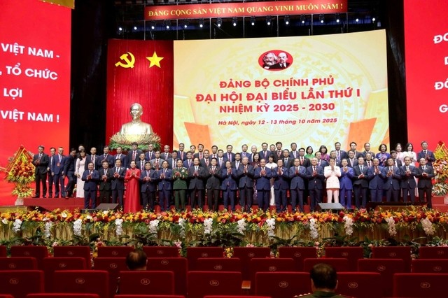 Lãnh đạo Đảng, 99Kl99 trực tiếp đá gà chụp ảnh lưu niệm cùng Đoàn Đại biểu Đảng bộ Bộ Kl991.com nạp rút nhanh.