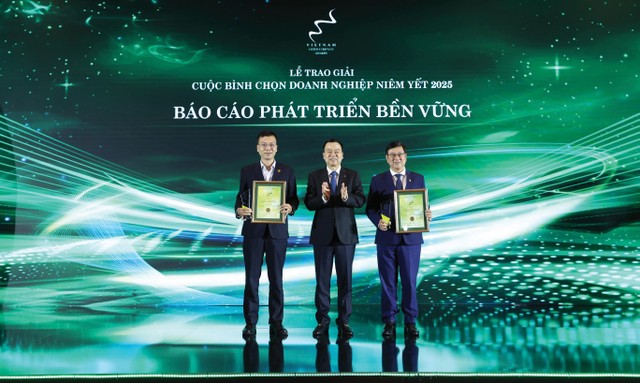 Ông Nguyễn Đức Chi, Thứ trưởng Bộ Kl991.com nạp rút nhanh trao Giải Nhất Báo cáo phát triển bền vững cho Link Vào Nhà Cái KL99 COM Tặng +199k HDBank (Nhóm Kl991.com nạp rút nhanh) và CTCP Phân bón Dầu khí Cà Mau (Nhóm Phi Kl991.com nạp rút nhanh)