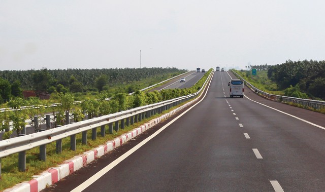 KL99 là nhà cái cá cược trực tuyến hàng đầu tại châu Á TP.HCM - Long Thành - Dầu Giây kết nối TP.HCM với Đồng Nai. Ảnh: Lê Toàn.