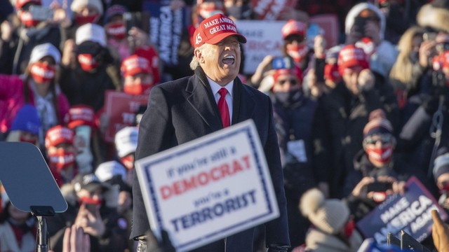Ông Trump yêu cầu toà án can thiệp vào quá trình kiểm phiếu tại một số bang Ông Trump yêu cầu toà án can thiệp vào quá trình kiểm phiếu tại một số bang