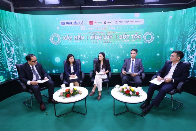 Tọa đàm “Thị trường 99Kl99 link đăng nhập: Xây nền - Tích luỹ - Bứt tốc” do Báo Kl99ok phiên bản mới tổ chức