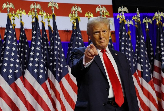 Ông Trump phát biểu tại bữa tiệc hậu bầu cử ở Florida (Ảnh: Reuters)