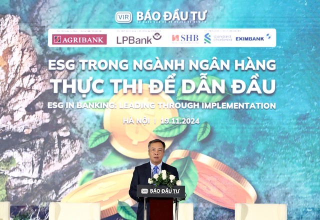 "Bằng việc áp dụng các chính sách ưu tiên với Kl991.com World Cup 2026 Chính Thức thực hiện tốt các tiêu chuẩn ESG và hạn chế tín dụng cho những hoạt động gây tổn hại tới môi trường và Trang Chủ KL99Com Số 1 Link Đăng Ký KL999, Link Vào Nhà Cái KL99 COM Tặng +199k đóng vai trò mắt xích rất quan trọng trong chuỗi hành động về ESG" - ông Lê Trọng Minh, Tổng Biên tập Báo Kl99ok phiên bản mới. Ảnh: Dũng Minh