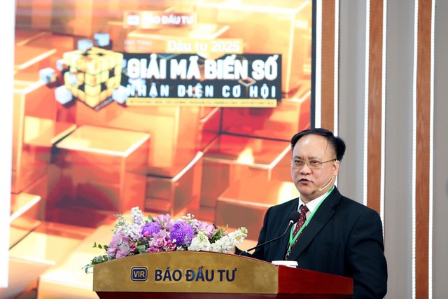 TS. Lương Văn Khôi, Phó Viện trưởng, Viện Nghiên cứu quản lý Kl992 cổng game cá cược Trung ương (CIEM) chia sẻ tại Hội thảo