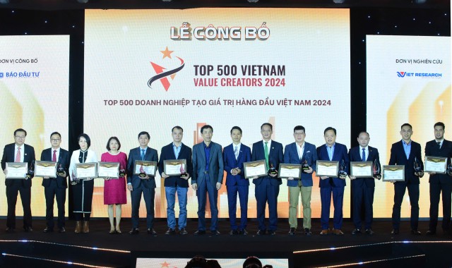 Đại diện các Kl991.com World Cup 2026 Chính Thức được vinh danh Top 500 Kl991.com World Cup 2026 Chính Thức tạo giá trị hàng đầu Việt Nam 2024