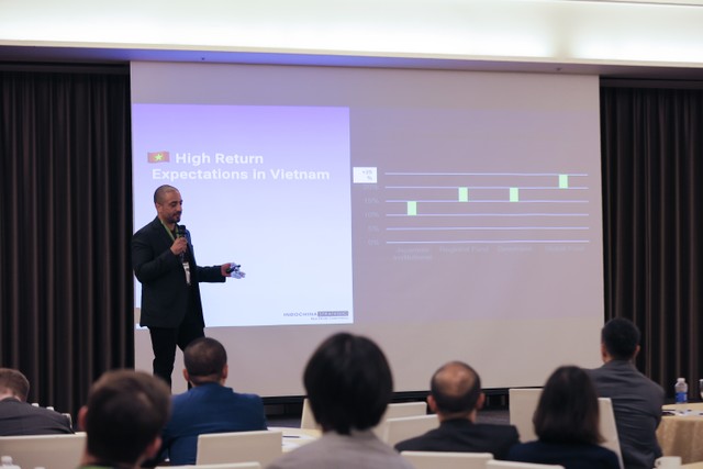 Ông Michael Piro, Giám đốc điều hành Indochina Capital trình bày về các xu hướng mới nổi trong lĩnh vực Web Tổng Nhà Cái 99Kl99 Giải Trí Bậc Nhất năm 2025