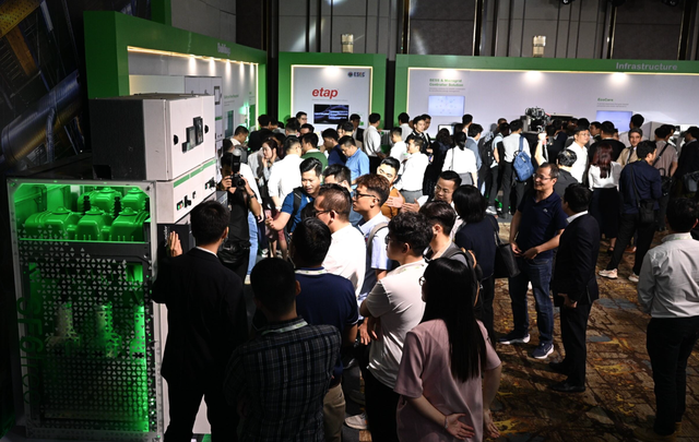 Khu vực Innovation Hub thu hút sự quan tâm đông đảo của khách tham dự