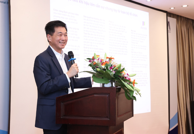 Ông Simon C.Y. WWon, Cố vấn độc lập, Trưởng khoa Kl991.com nạp rút nhanh Bền vững, Viện Lãnh đạo Phát triển Bền vững Cambridge (CISL)