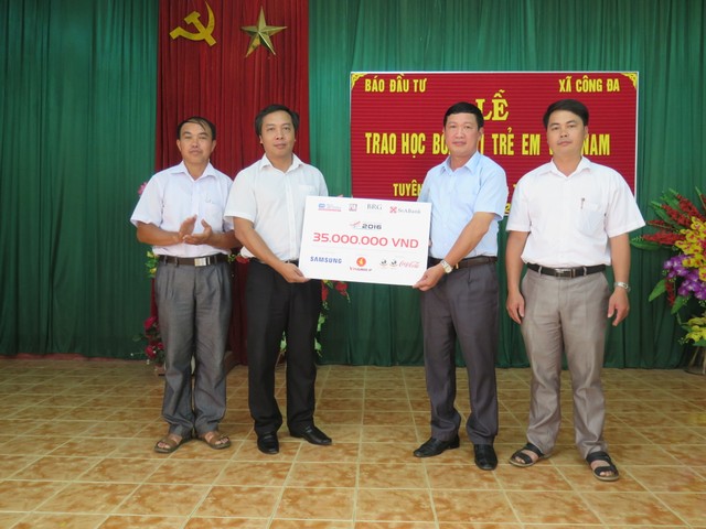 Báo Kl99ok phiên bản mới trao 70 suất học bổng trong chuyến hành hương về “Thủ đô khu giải phóng“ ảnh 2