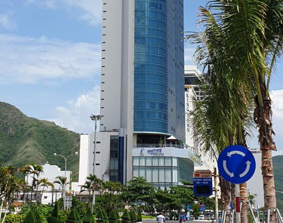 Dự án khách sạn The Horizon Nha Trang được kết luận là UBND tỉnh Khánh Hòa có sai phạm trong quá trình chọn lựa chủ Kl99ok phiên bản mới, cho thuê đất không qua đấu giá, xây khách sạn không đúng quy hoạch và kế hoạch sử dụng đất, bán 99Kl.app cổng game giải trí 99Kl99 trực tiếp đá gà có giá trị còn lại không qua đấu giá...
