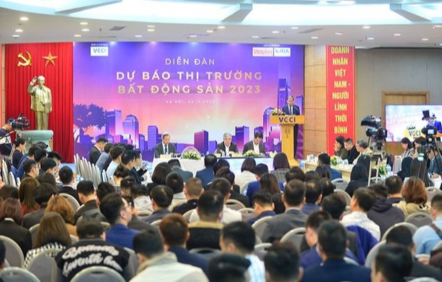 Toàn cảnh diễn đàn