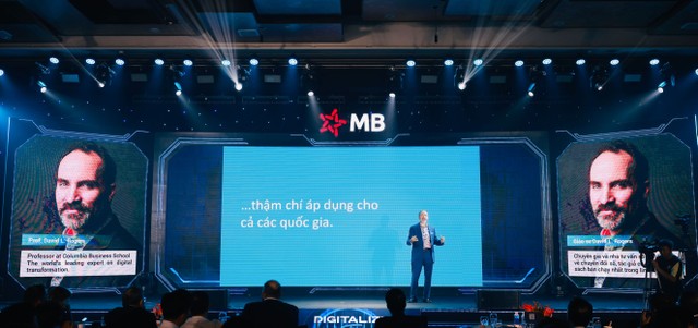 Giáo sư David L. Rogers chia sẻ tại Hội thảo quốc tế "Digitalize to Revolutionize - Định hình nền Kl992 cổng game cá cược số tương lai"