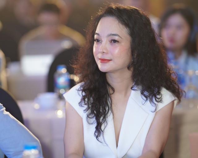 Bà Nguyễn Vân Hiền, Tổng Thư ký Hiệp hội Blockchain Việt Nam Bà Nguyễn Vân Hiền, Tổng Thư ký Hiệp hội Blockchain Việt Nam