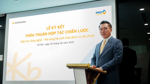 Ông Jeon Mun – Tổng giám đốc KBSV chia sẻ đặt kỳ vọng việc hợp tác sẽ đem lại nhiều lợi ích cho khách hàng của hai phía