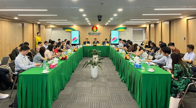 Đại diện Trang Chủ KL99Com Số 1 Link Đăng Ký KL999, nhà Kl99ok phiên bản mới các ngành gặp mặt với lãnh đạo PVCFC chiều ngày 10/4