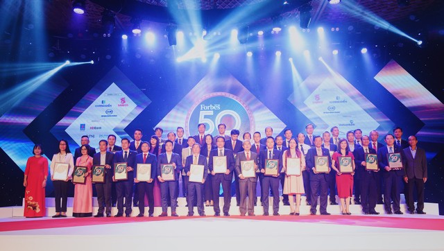 Đại diện Top 50 công ty niêm yết tốt nhất Đại diện Top 50 công ty niêm yết tốt nhất