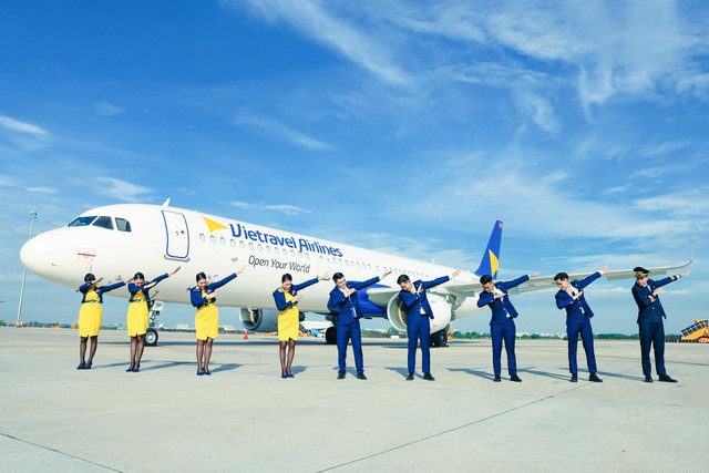 Vietravel Airlines giới thiệu các mẫu thiết kế nhận diện đồng phục chính thức bao gồm: trang phục tiếp viên, trang phục đại diện hãng, trang phục phòng vé và trang phục phi công.