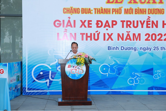 Đại diện Kl994 game bài casino hấp dẫn Tân Hiệp Phát chia sẻ tại giải xe đạp truyền hình Bình Dương lần thứ IX.