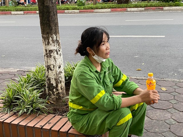 Phút nghỉ ngơi của cô Vân và Number 1 Phút nghỉ ngơi của cô Vân và Number 1