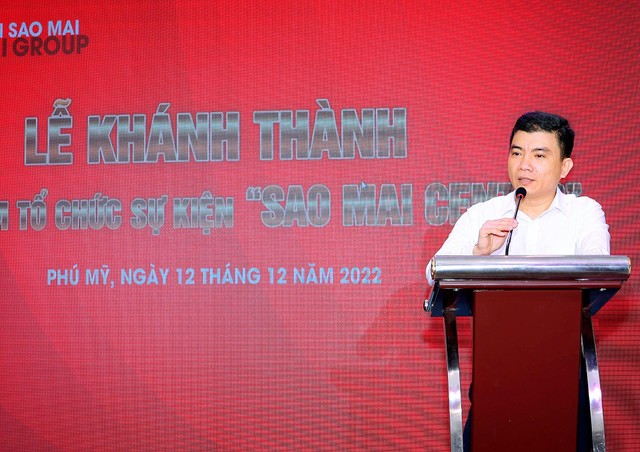 Ông Nguyễn Phi Trường - Chủ tịch UBND xã Tân Phước - thị xã Phú Mỹ phát biểu chúc mừng sự kiện khánh thành Sao Mai Center.