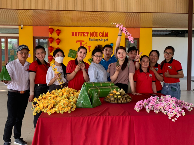 Còn xuân còn được nhận lì xì tại Cáp treo Núi Cấm.
