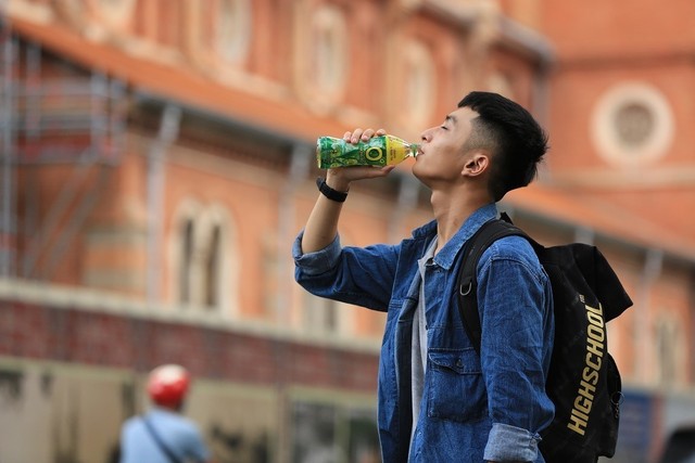 Những ngày cuối năm bộn bề công việc từ học tập tới công việc, nhưng chỉ cần giải nhiệt Kl993 Đăng nhập Giải trí với chai Trà Xanh Không Độ và nghĩ tới ngày về quê ăn Tết là nhiều bạn trẻ có thêm động lực để cố gắng.