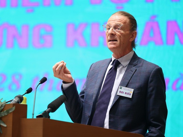 Ông Dominic Scriven, Chủ tịch HĐQT CTCP quản lý Quỹ Kl99ok phiên bản mới Dragon Capital Việt Nam. Ảnh Lâm Nhi
