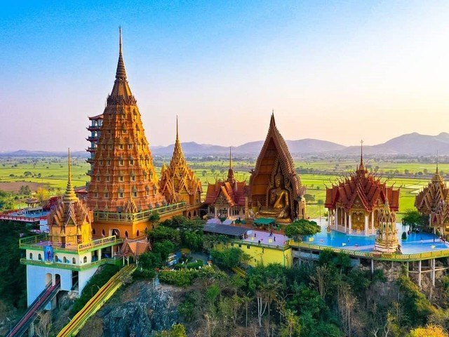 Ngôi chùa Wat Tham Suea linh thiêng nằm trên đỉnh núi (Thái Lan)