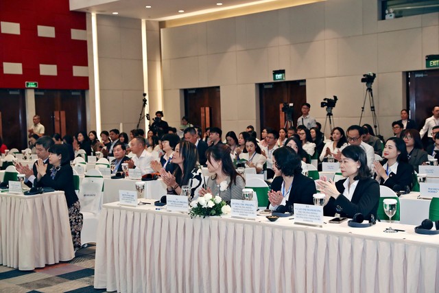 Các tổ chức tín dụng đã nhận thức được tầm quan trọng của việc thực hành ESG trong hoạt động Link Vào Nhà Cái KL99 COM Tặng +199k, từ đó chủ động nghiên cứu, xây dựng, hoàn thiện hệ thống ESG một cách toàn diện hơn. Ảnh Dũng Minh.