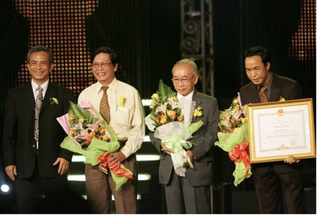 Giải Mai Vàng nhận bằng khen của Thủ tướng Kl993 ưu đãi thưởng hấp dẫn năm 2009.