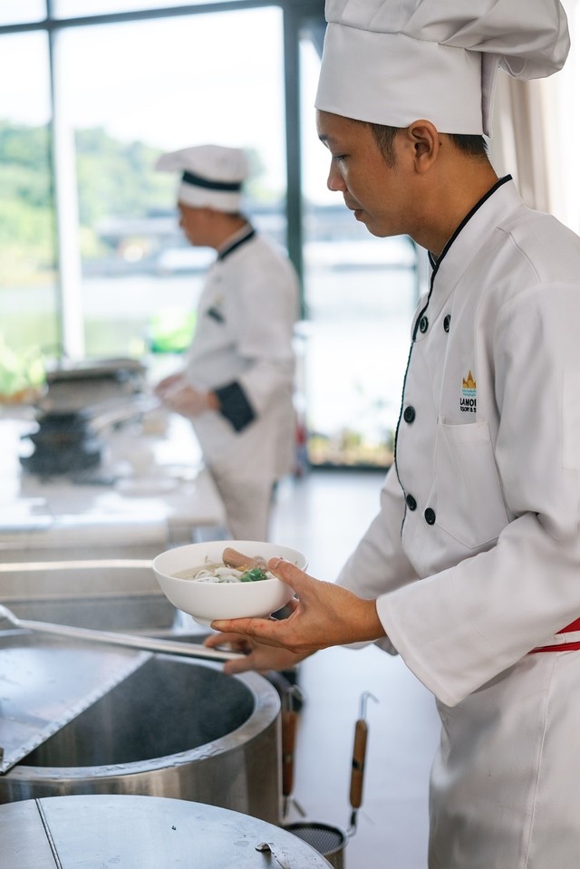 “Trong mỗi lần nếm, mỗi lần mở rộng vị giác, ta không chỉ thưởng thức hương vị của thức ăn mà còn “cảm” được hương vị của chính cuộc đời”.