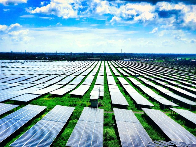 An Hảo Solar Farm ấn tượng, kích thích thị giác.