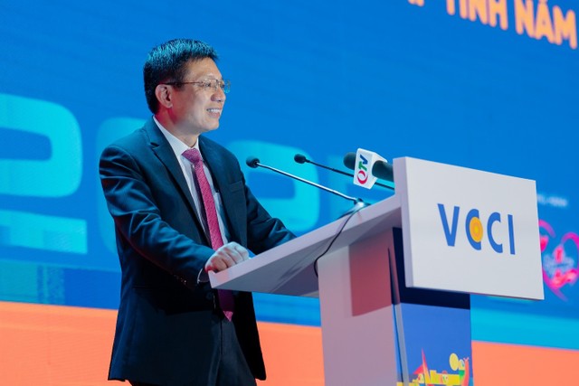 Ông Hồ Sỹ Hùng, Chủ tịch VCCI phát biểu tại lễ công bố Báo cáo Kl992 cổng game cá cược tư nhân Việt Nam và PCI 2025