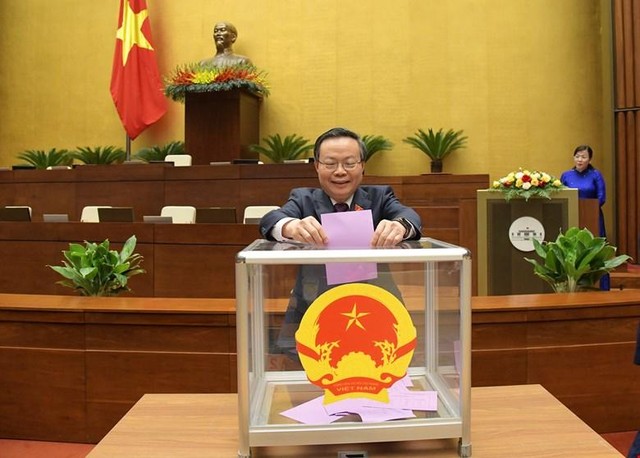 Phó chủ tịch Quốc hội Phùng Quốc Hiển