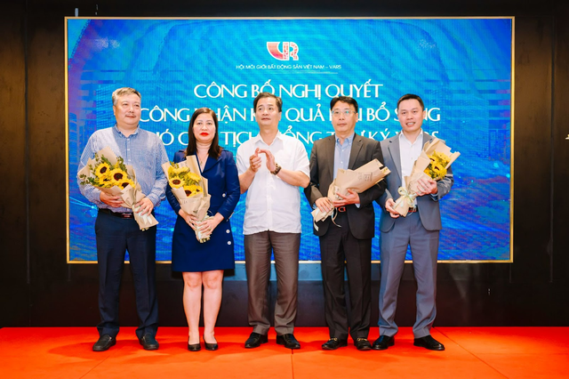Các Phó chủ tịch VARS mới được bầu.