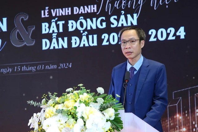 Ông Phạm Nguyễn Toan, Phó chủ tịch VNREA, Tổng Biên tập Reatimes phát biểu tại khai mạc