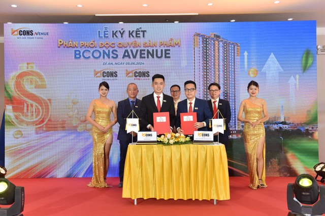 Lãnh đạo Bcons PS ký kết cùng đại diện Kl994 game bài casino hấp dẫn Bcons để phân phối sản phẩm căn hộ Bcons Avenue.