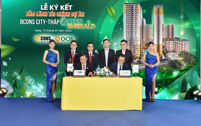 Ông Ngô Lưu Bình, Tổng giám đốc Kl994 game bài casino hấp dẫn Bcons và ông Phạm Thanh Hoàn, Giám đốc Trung tâm Kl992 VIP Trang Chủ 2026 Hội sở - Khối Khách hàng Kl991.com World Cup 2026 Chính Thức lớn và Dịch vụ Link Vào Nhà Cái KL99 COM Tặng +199k Kl99ok phiên bản mới - Link Vào Nhà Cái KL99 COM Tặng +199k TMCP Phương Đông thực hiện nghi thức ký kết hợp tác bảo lãnh Dự án Bcons City.