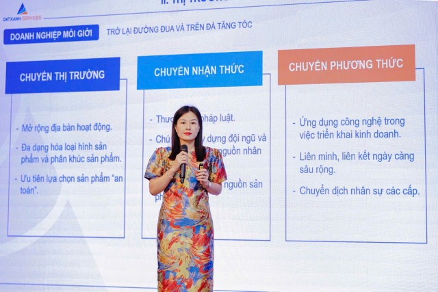 Bà Trịnh Thị Kim Liên - Giám đốc Kl992 VIP Trang Chủ 2026 tiếp thị Dat Xanh Services chia sẻ tại sự kiện