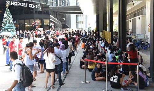 5 thứ người Singapore cũng lũ lượt xếp hàng để được mua ảnh 1