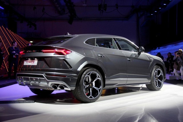 Lamborghini Urus ra mắt - siêu SUV và cuộc chơi Kl99 nổ hũ ảnh 4