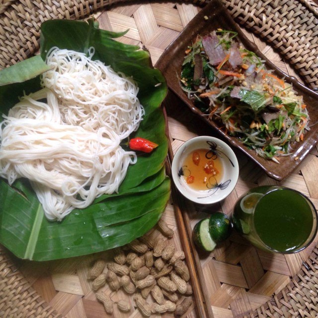 Ăn gì, chơi đâu ở quê tiền đạo Quang Hải? ảnh 7