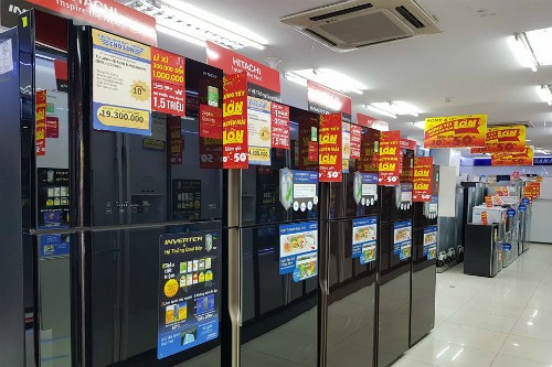 Nhiều siêu thị điện máy xả hàng trưng bày sau Tết ảnh 3
